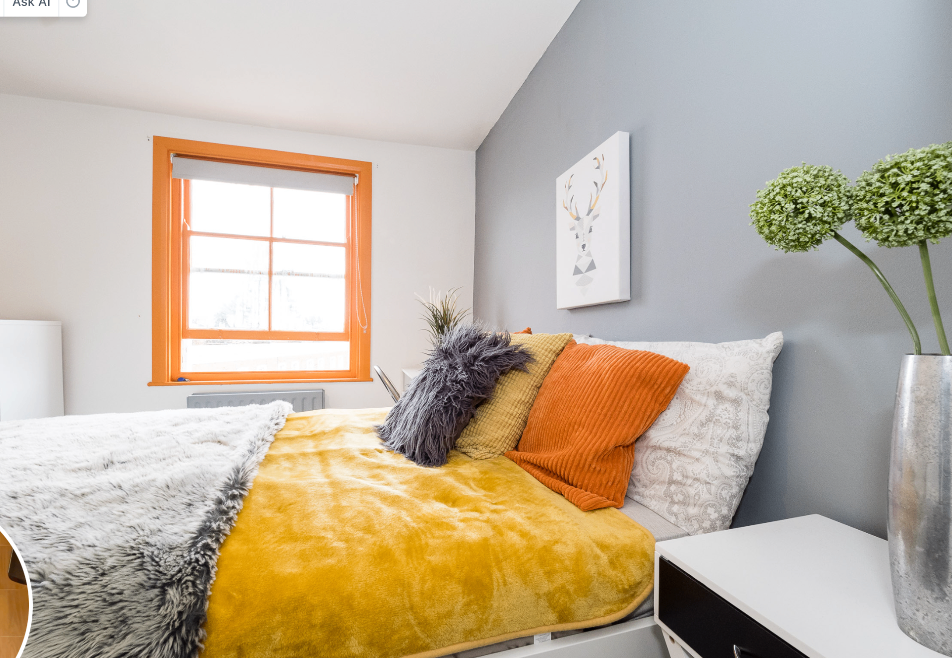 Six-bedroom furnished contractor house in London with equipped kitchen